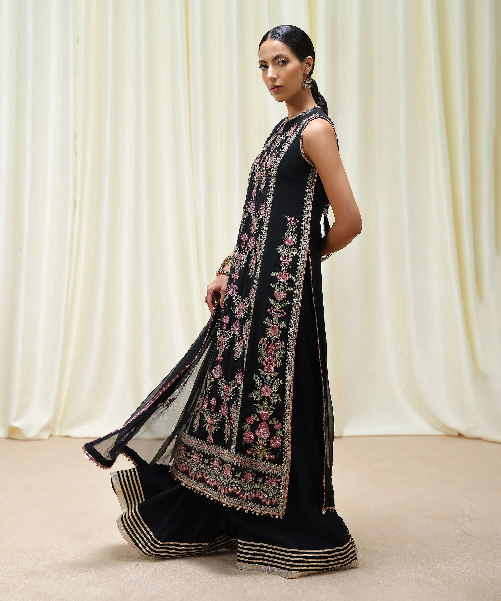Sapphire U3FELX25V614 Festive Collection 2025 - Image 2