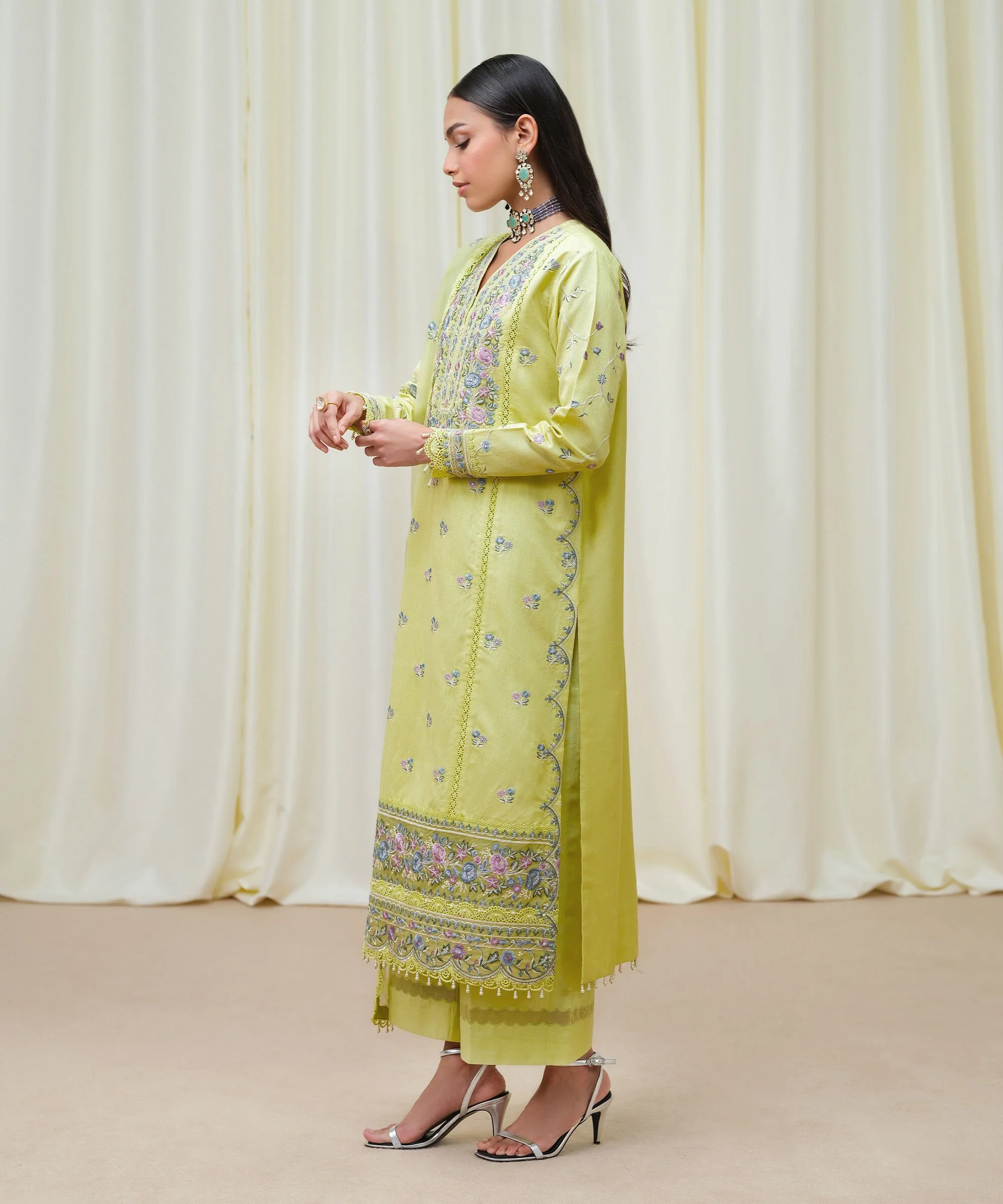 Sapphire U3FELX25V624 Festive Collection 2025 - Image 2