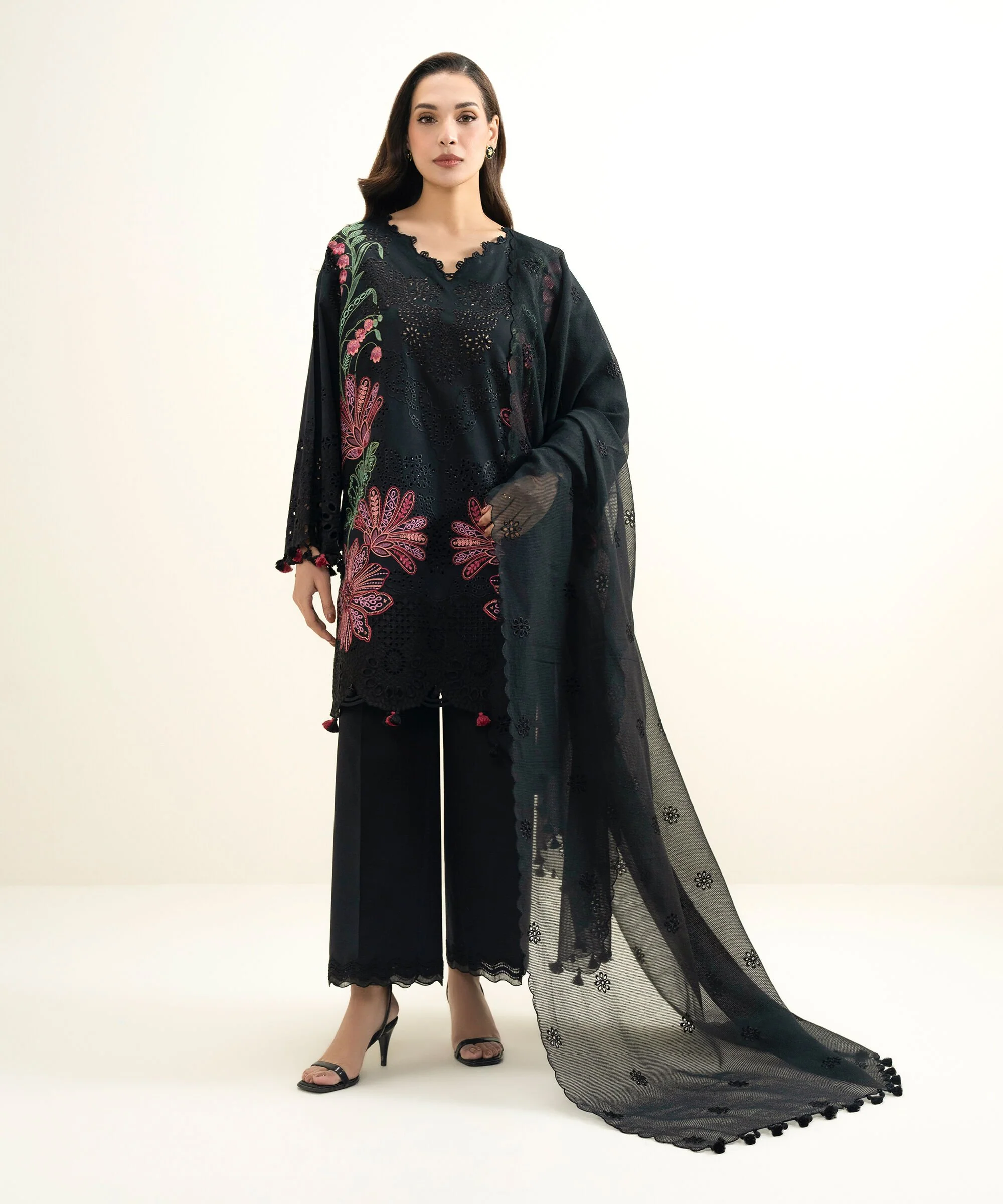 Sapphire U3FELX25V919 Embroidered Net Suit Eid 1 2026