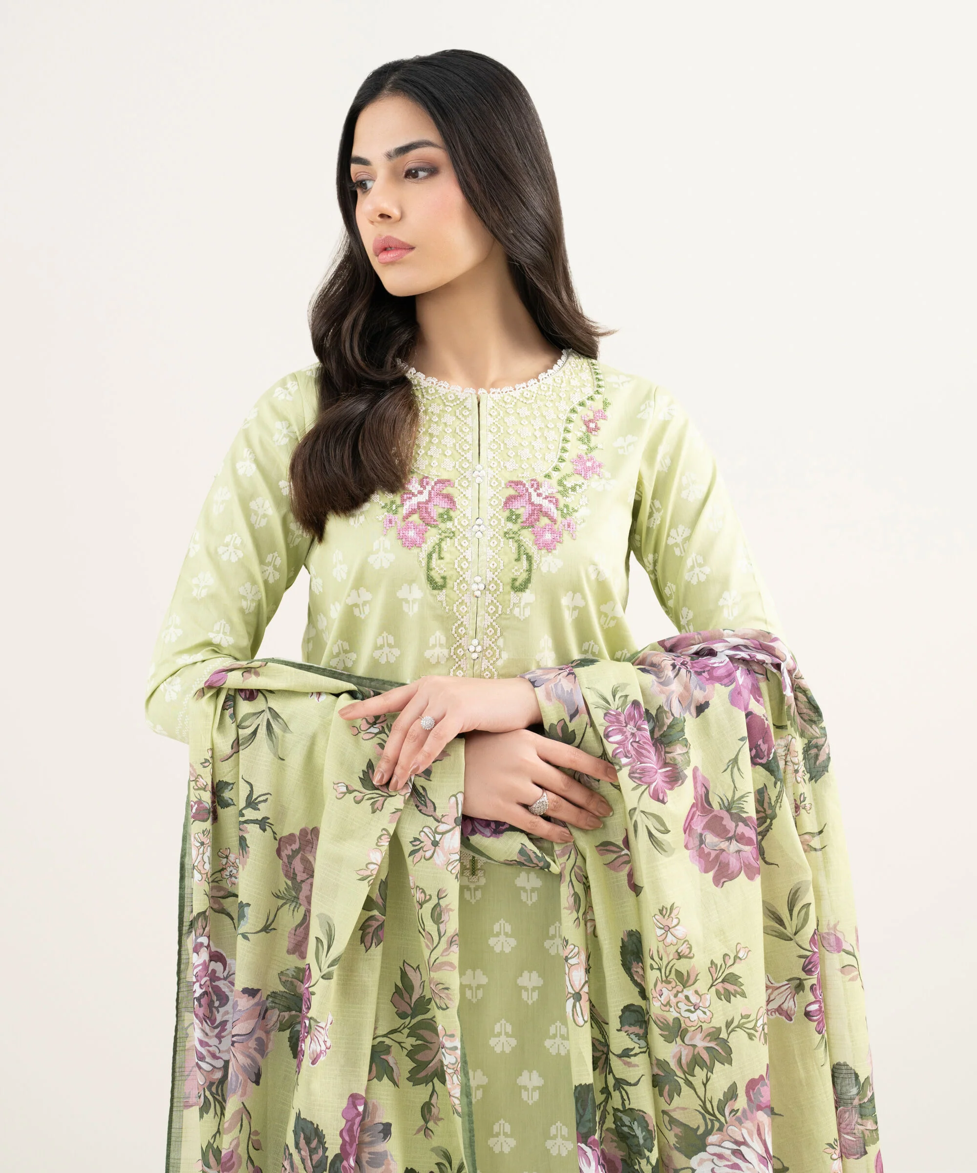 Sapphire U3PEDYS26V17 Embroidered Lawn Suit Eid 1 2026