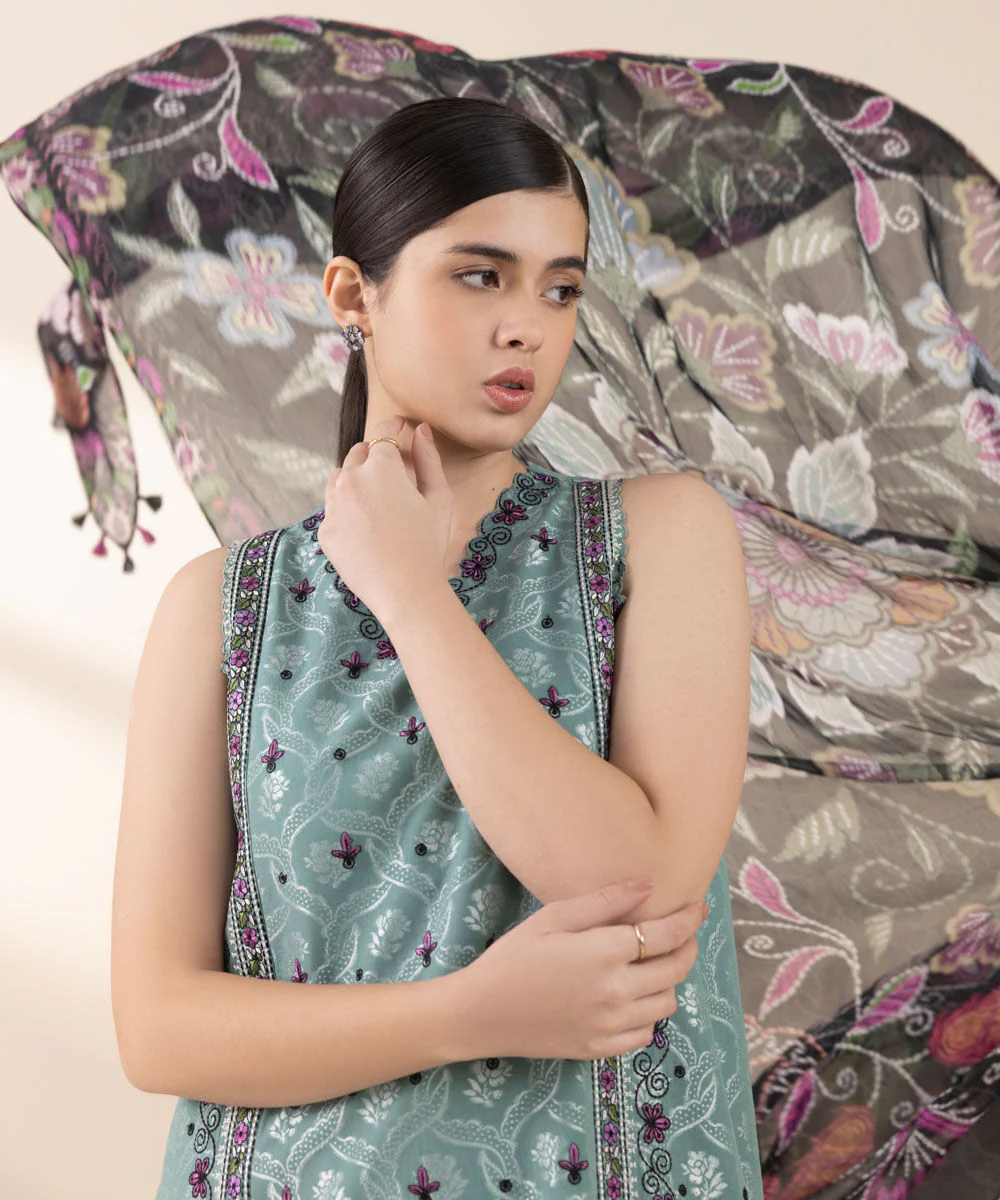 Sapphire U3PEJQ25V215 3 Piece Embroidered Jacquard Suit Jacquard Eid 1 2025 - Image 2
