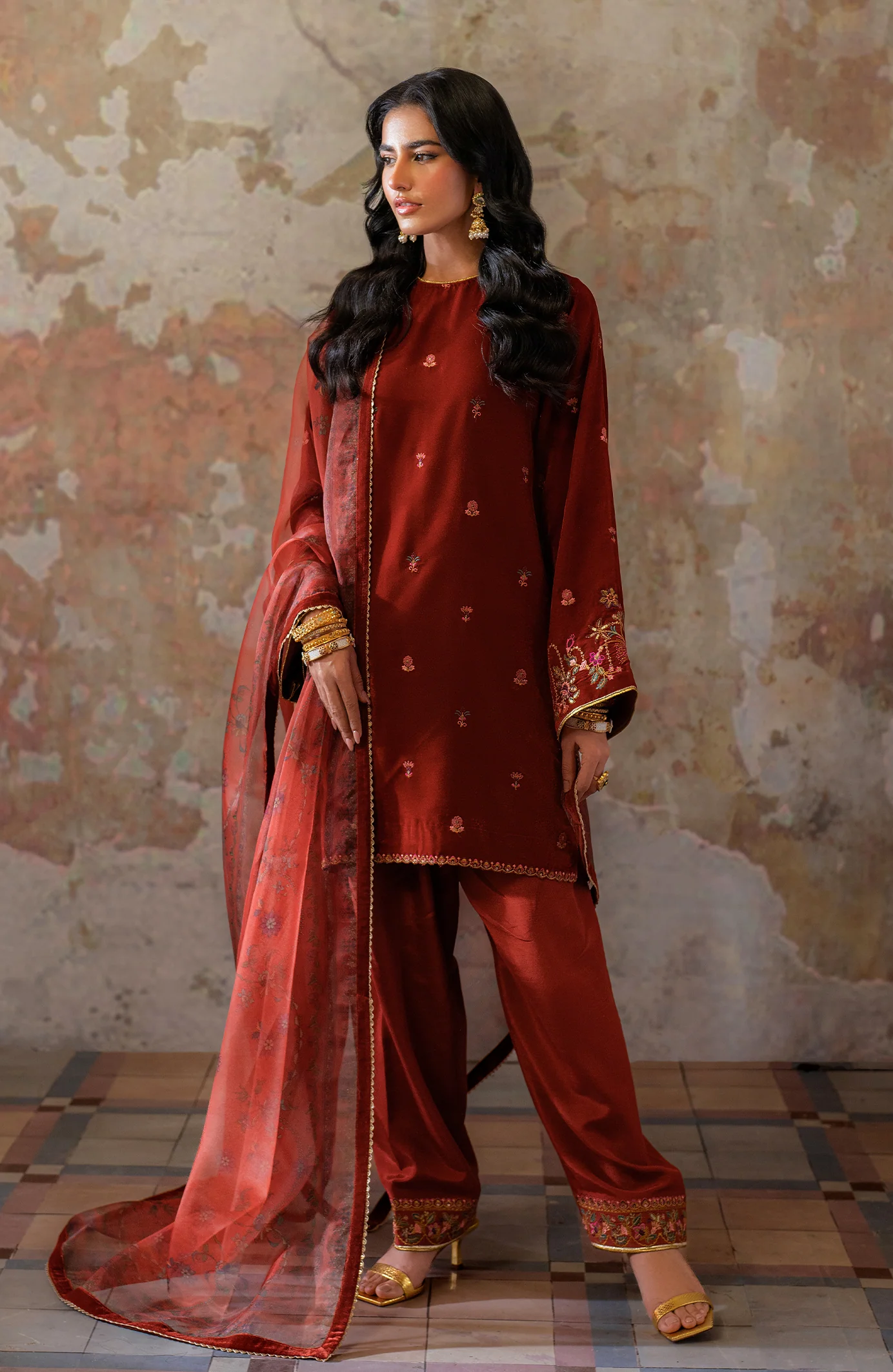 Seran Arrin Velmor Velvet Formals 2024 - Image 2