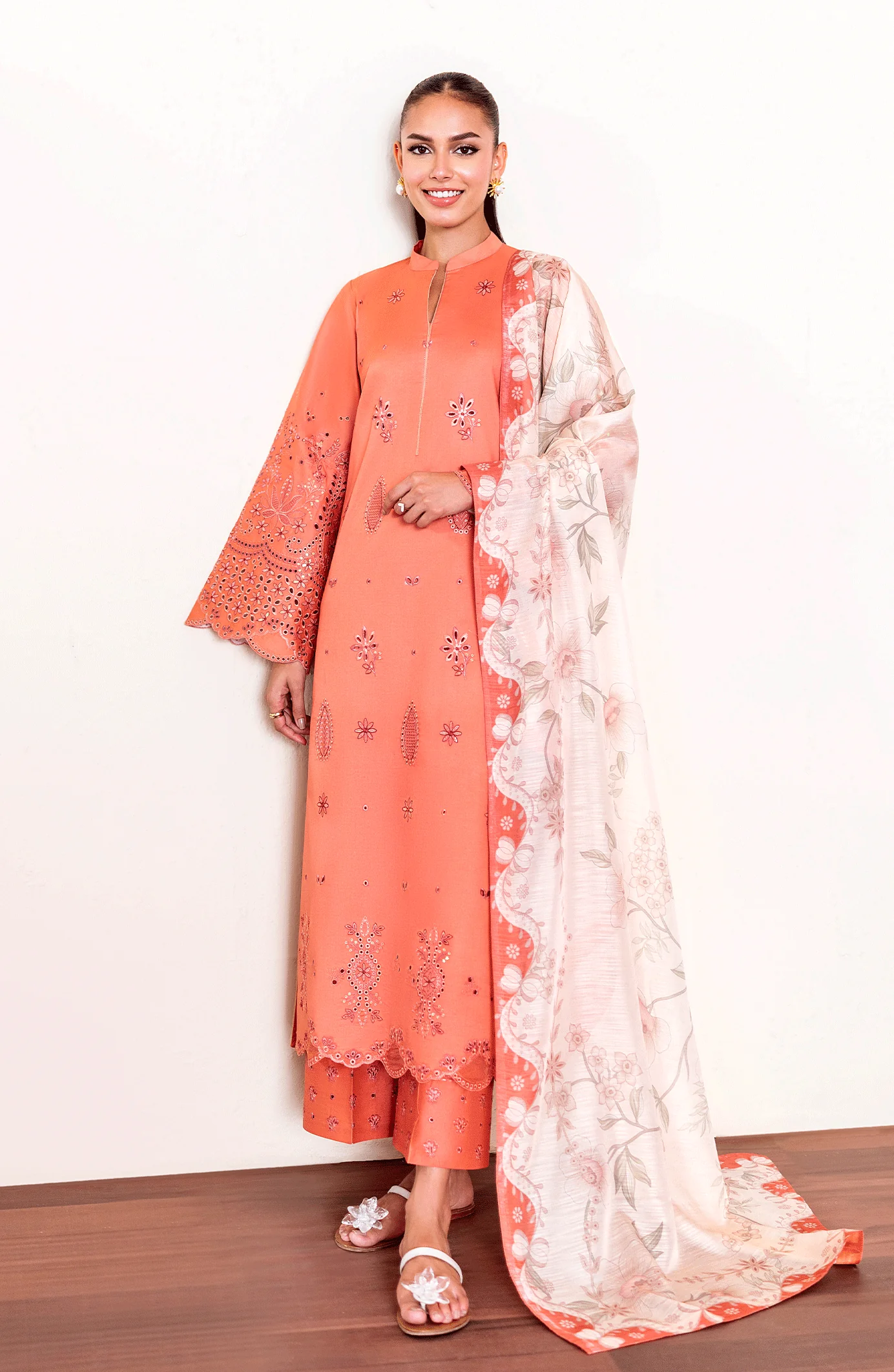 Seran Coraya Luxury Lawn 2025