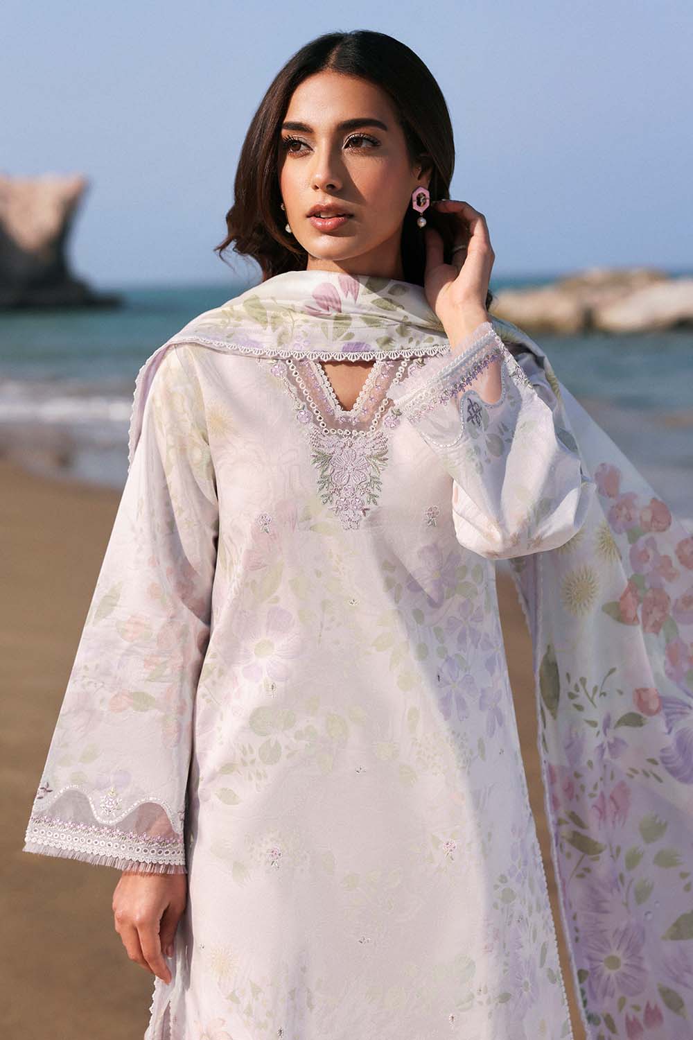 Seran Helin Afsanah Spring Summer Lawn 2025 - Image 2