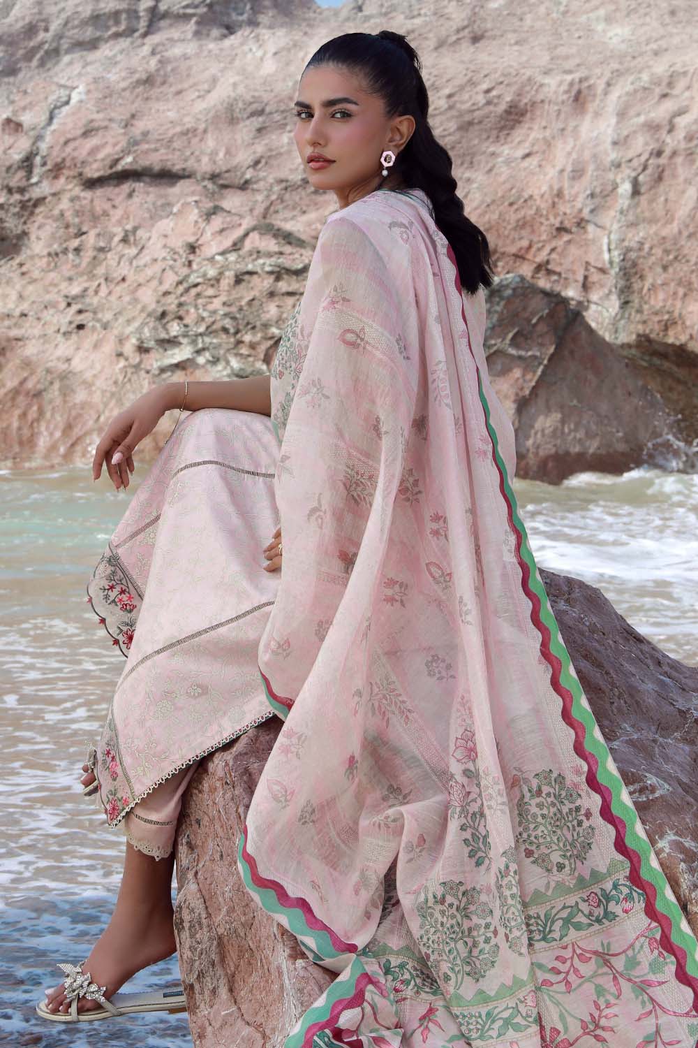 Seran Insa Afsanah Spring Summer Lawn 2025 - Image 2