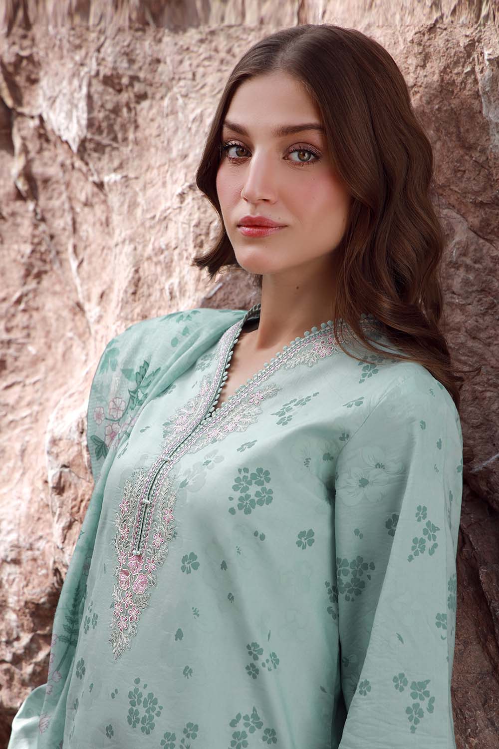 Seran Nyla Afsanah Spring Summer Lawn 2025 - Image 2
