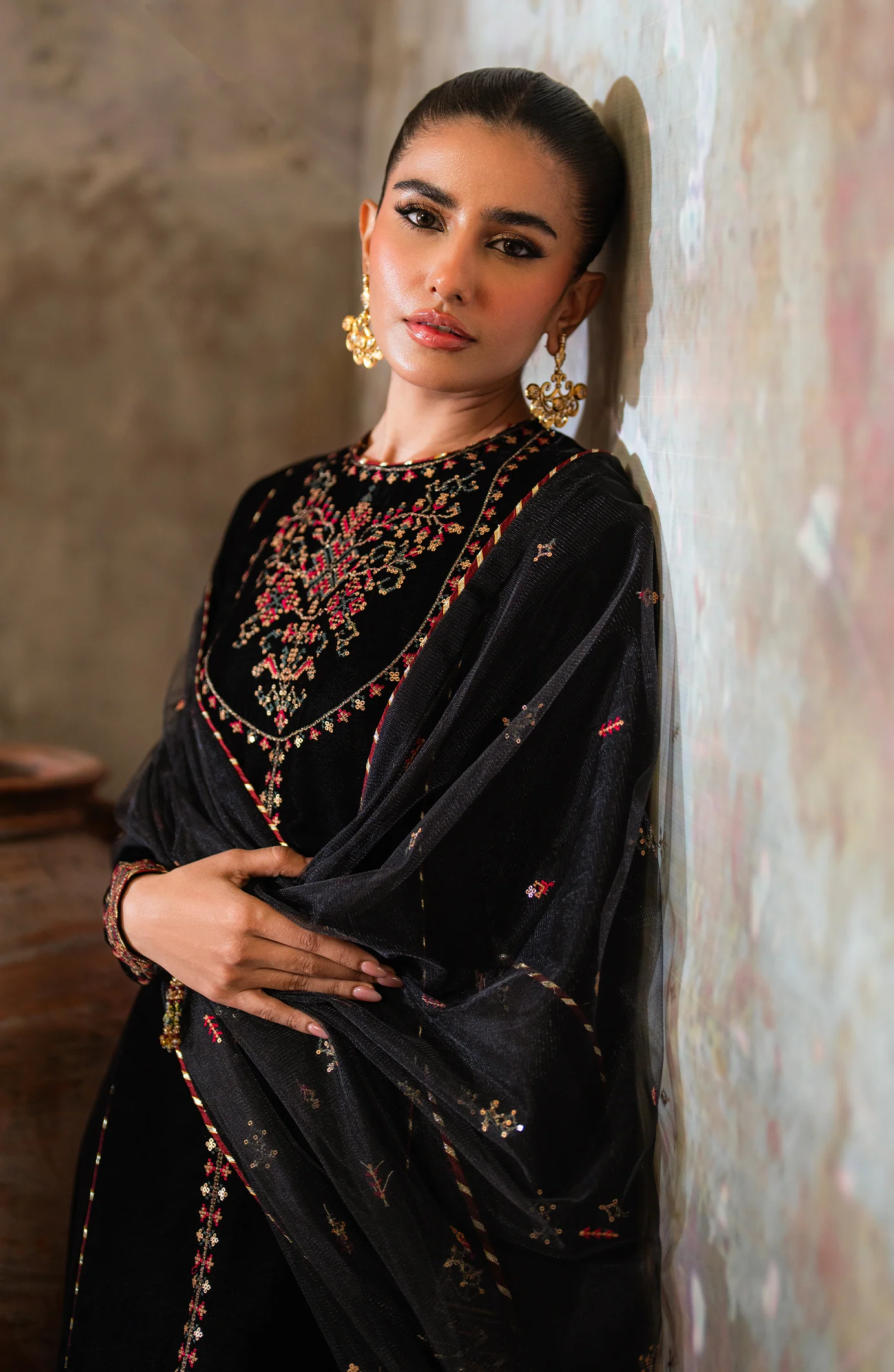 Seran Perin Velmor Velvet Formals 2024 - Image 2