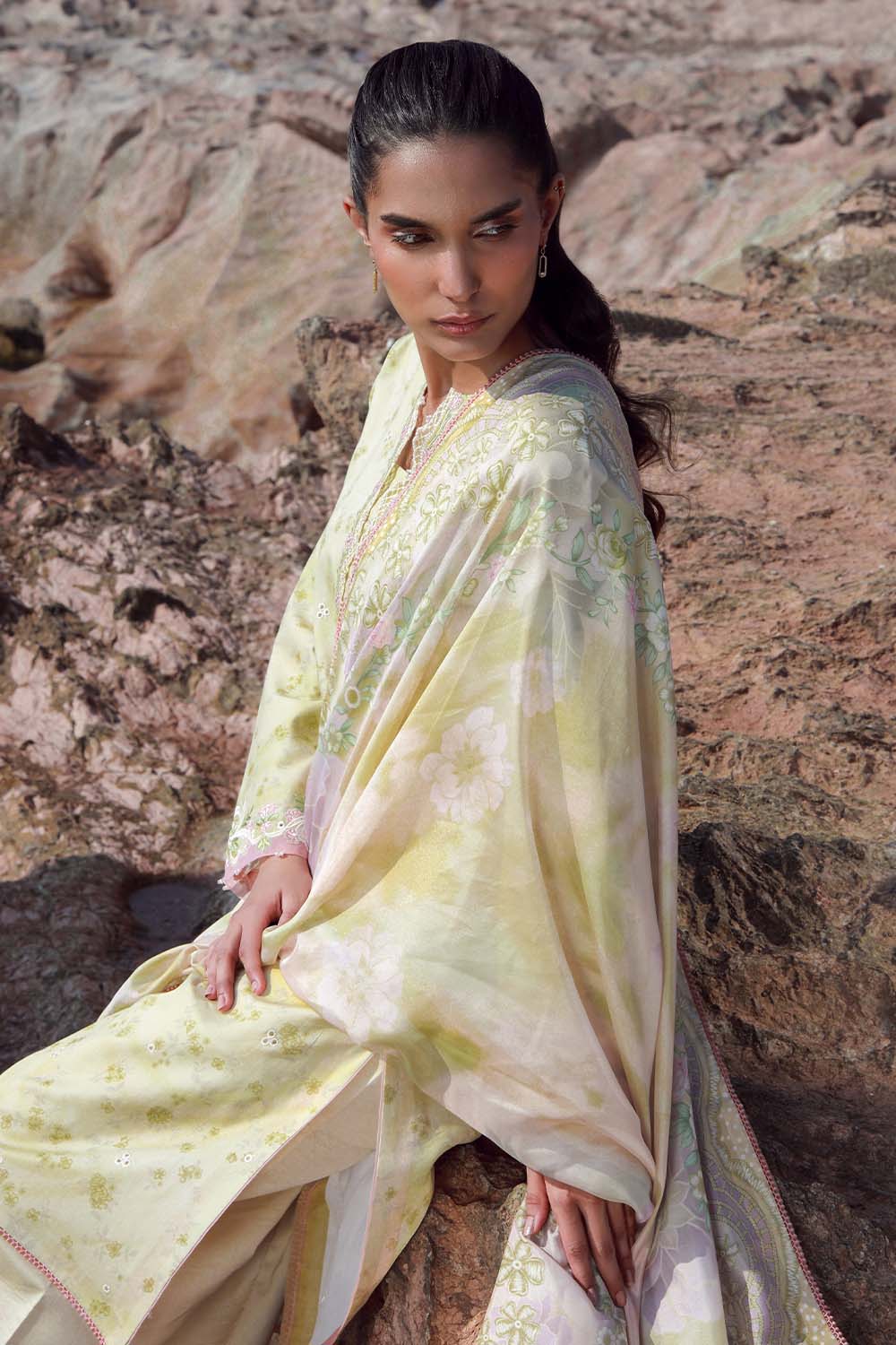 Seran Sahar Afsanah Spring Summer Lawn 2025 - Image 2