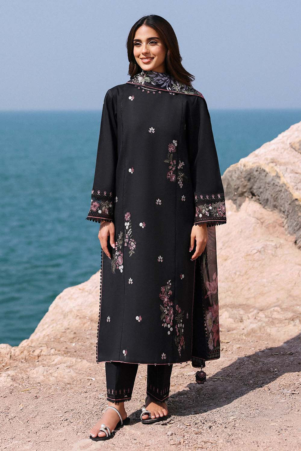 Seran Zoya-1 Afsanah Spring Summer Lawn 2025