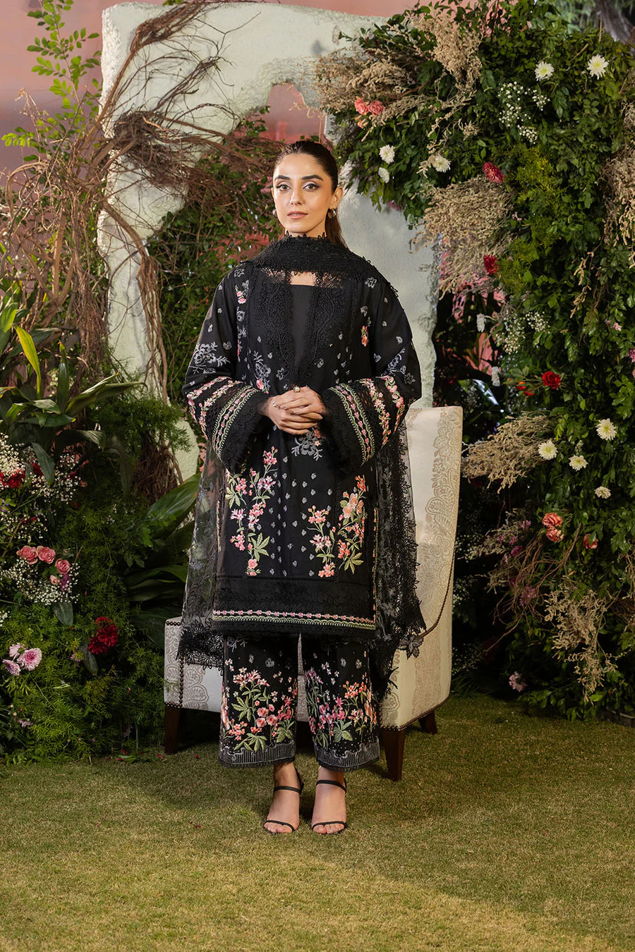 Sobia Nazir Design 14B Luxury Lawn 2025