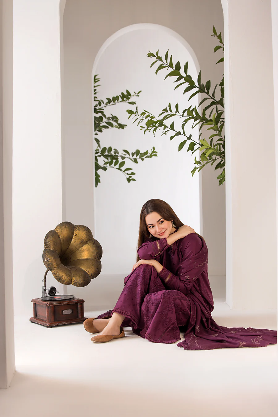 Sobia Nazir Design 2A Winter Shawl 2024 - Image 2