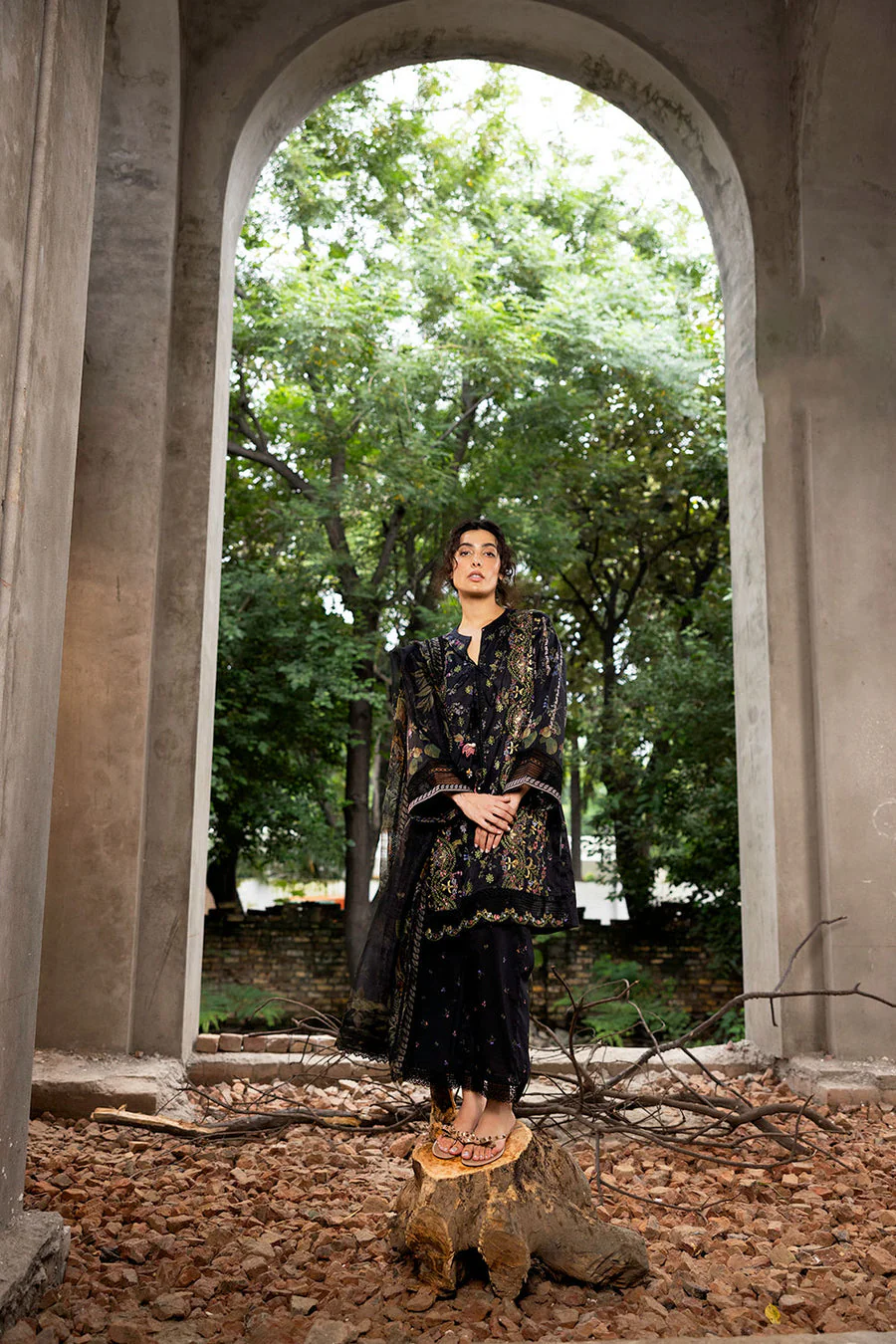 Sobia Nazir Design 2B Fall Edition 2024 - Image 2