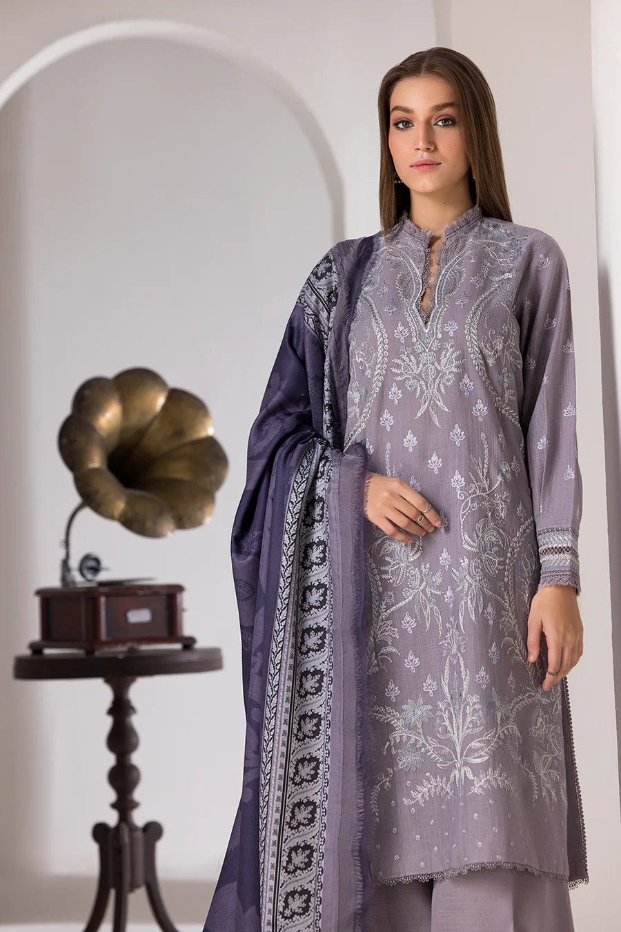 Sobia Nazir Design 4B Winter Shawl 2024 - Image 2