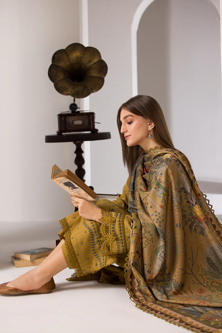 Sobia Nazir Design 5B Winter Shawl 2024 - Image 2