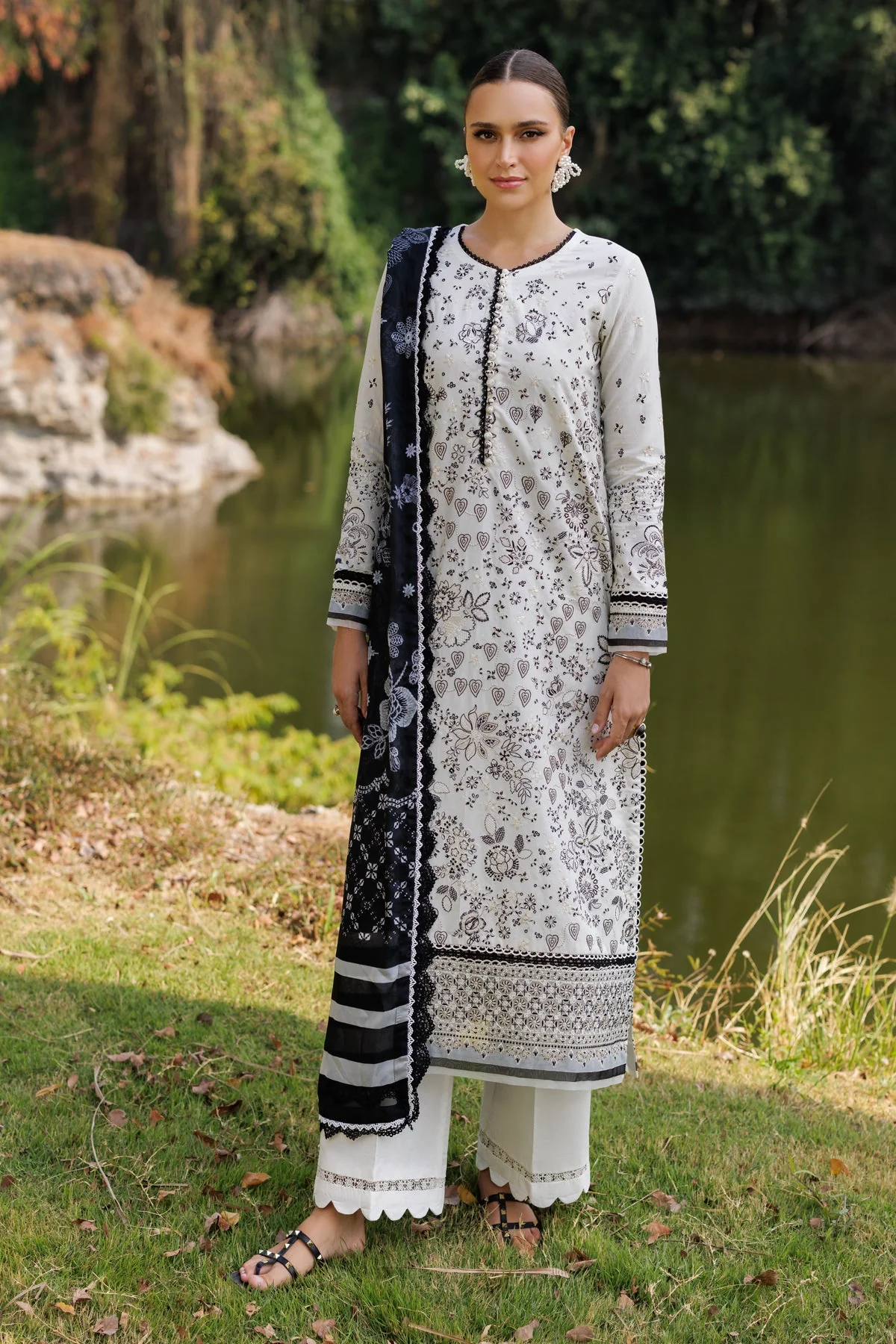 Xenia Fiorella Luxury Lawn 2025