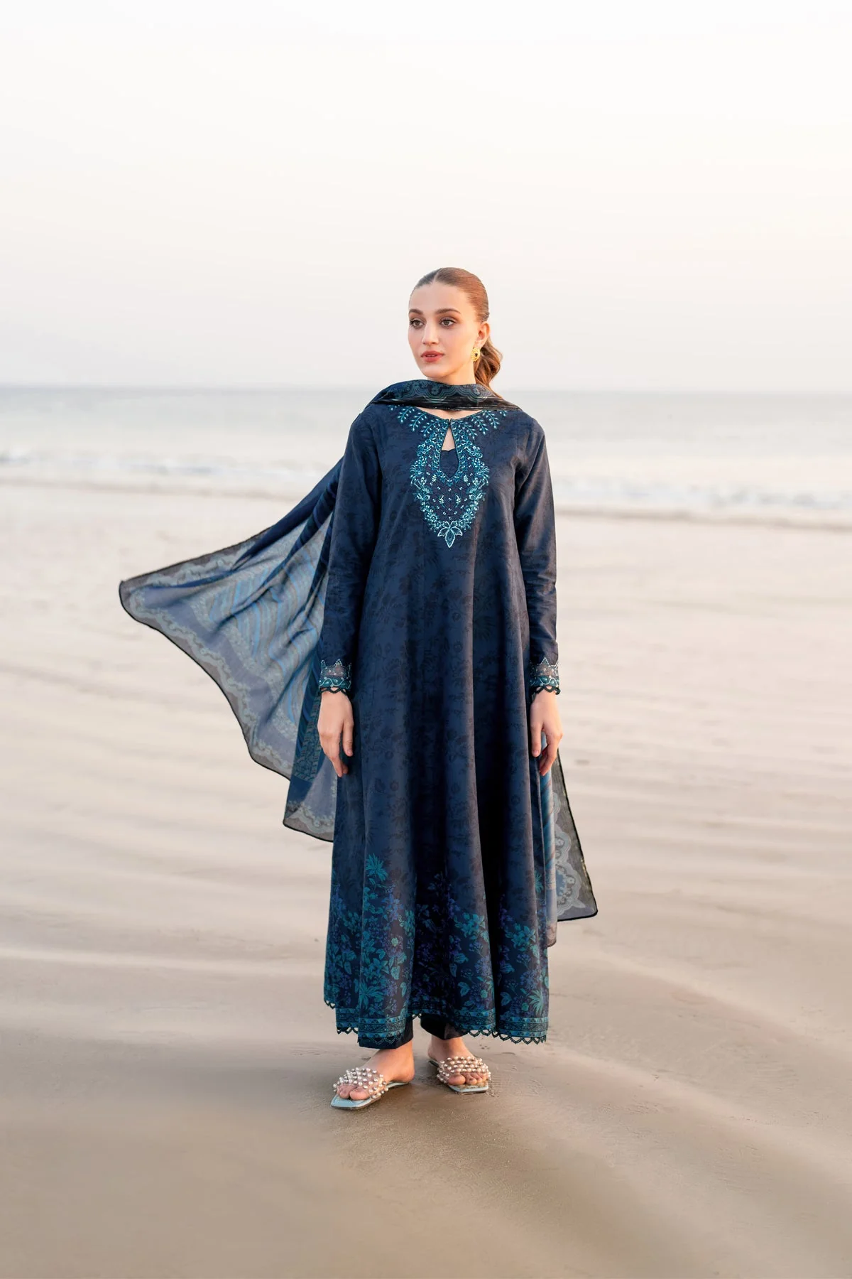 Xenia Formals Benim Summer Away 2025