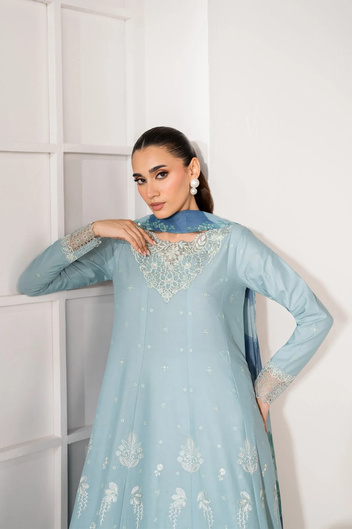 Xenia Wylie Online Shopping - Image 2