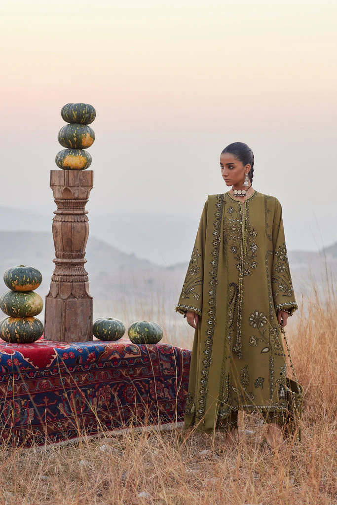 Zaha By Khadija Shah Nayra (ZW25-07) Winter Collection 2025