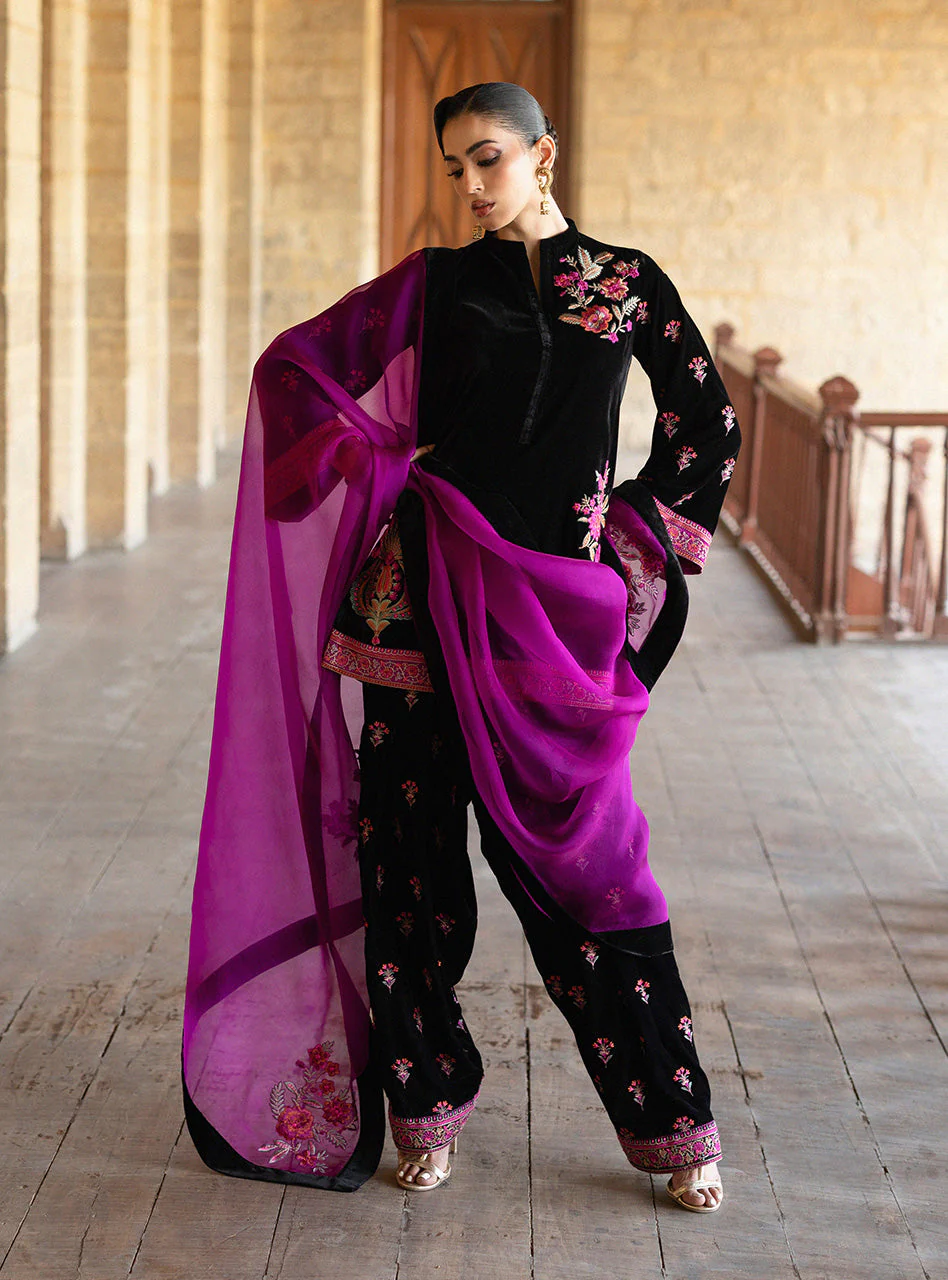 Zainab Chottani Arah Farshi Velura Velvet Edit 2025
