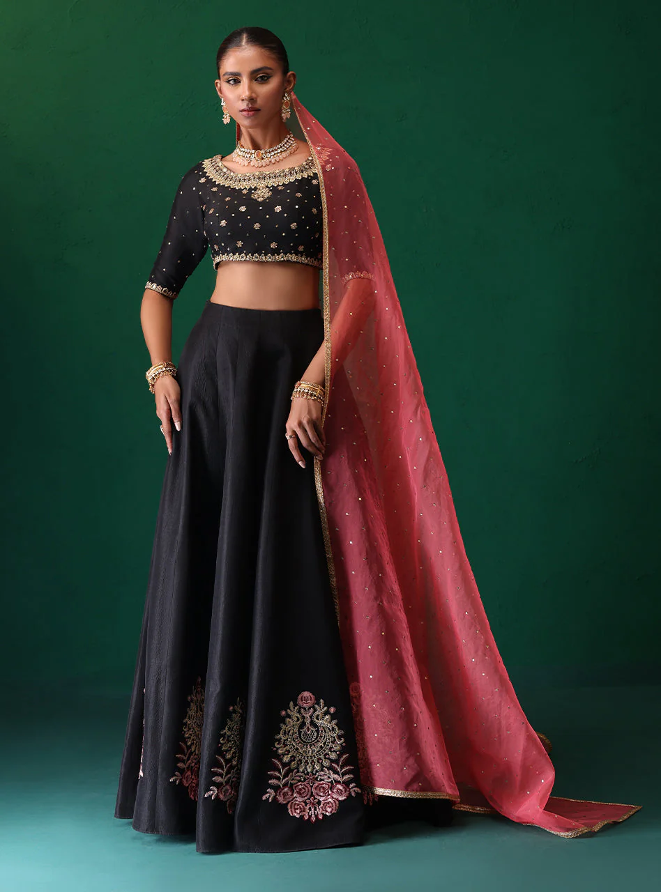 Zainab Chottani Arasih Semi Formals 2025