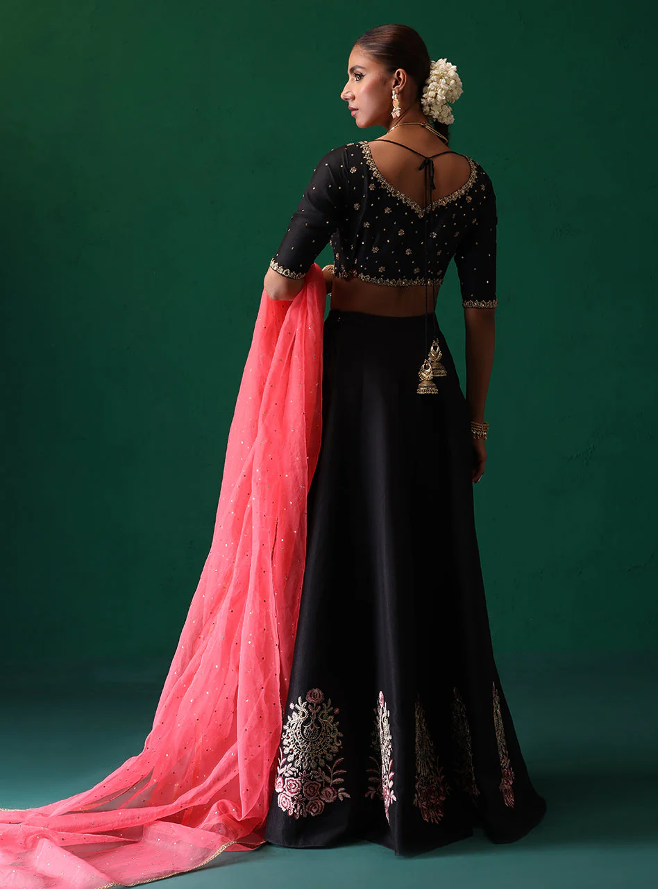 Zainab Chottani Arasih Semi Formals 2025 - Image 2