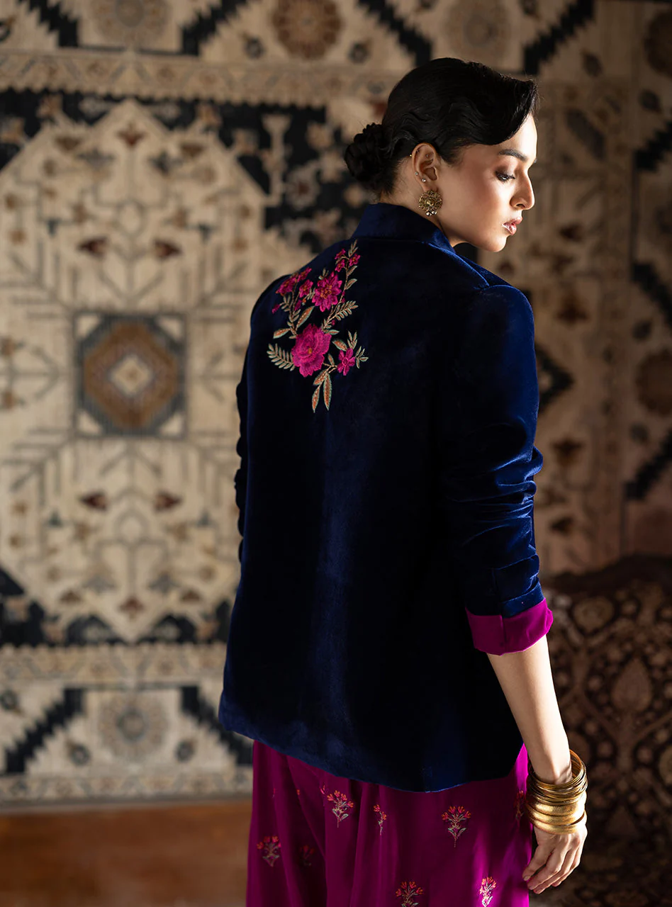 Zainab Chottani Bela Jacket And Farshi Velura Velvet Edit 2025 - Image 2