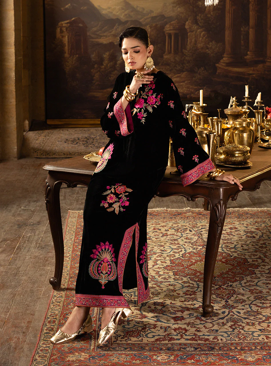 Zainab Chottani Belle Kaftan Velura Velvet Edit 2025