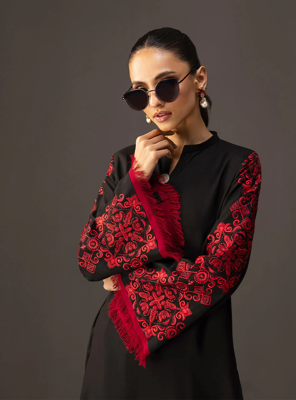 Zainab Chottani Black Blaze Aara Summer Edit 2025 - Image 2