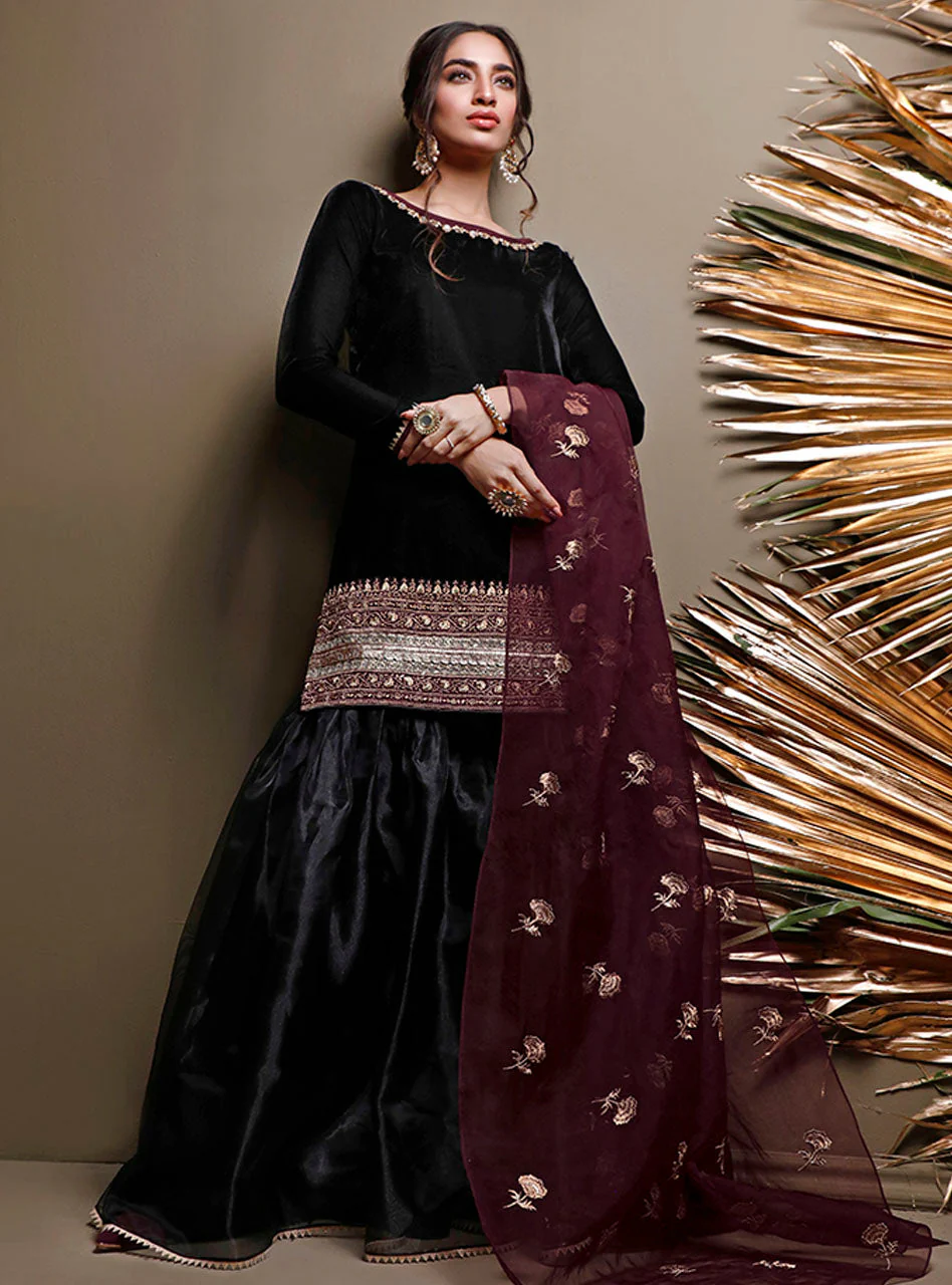Zainab Chottani Blackout Burgundy Semi Formals 2025