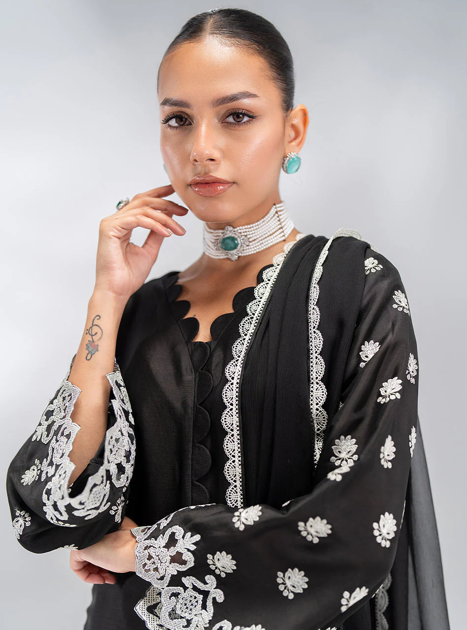 Zainab Chottani Ciar Luxe Pret 2025 - Image 2