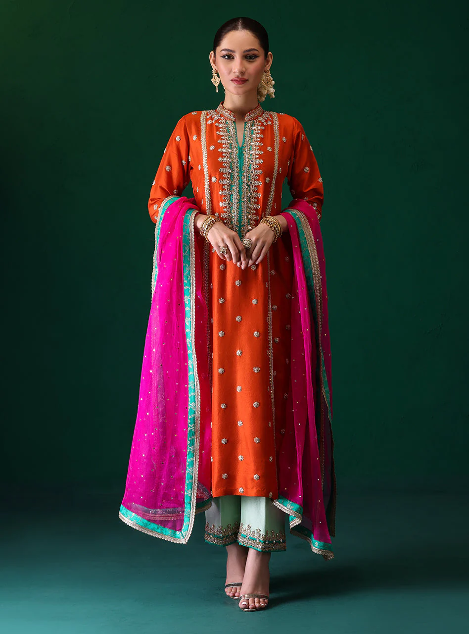 Zainab Chottani Gulnoor Semi Formals 2025
