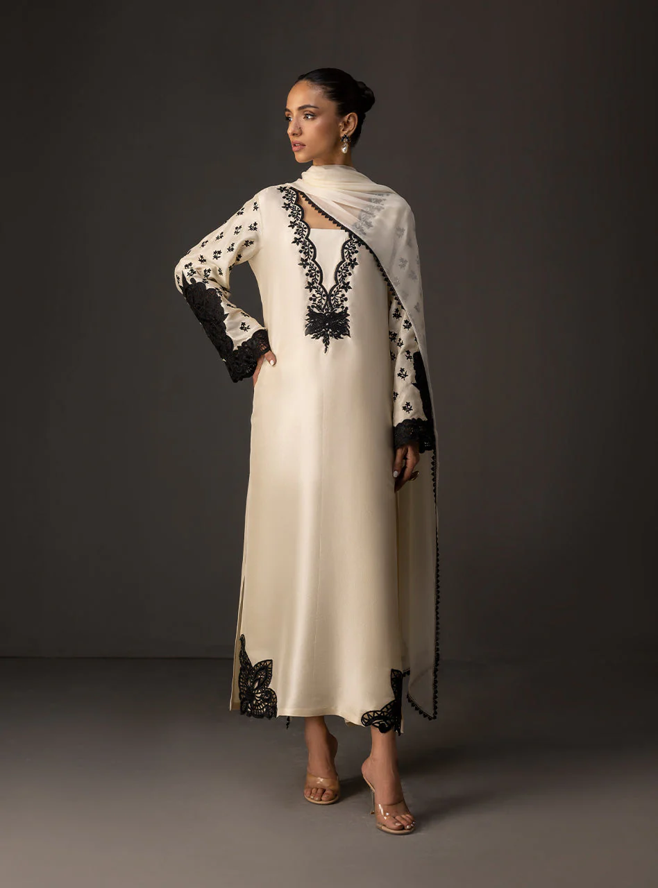 Zainab Chottani Ivory Noir Silk Ombre Edit 2025