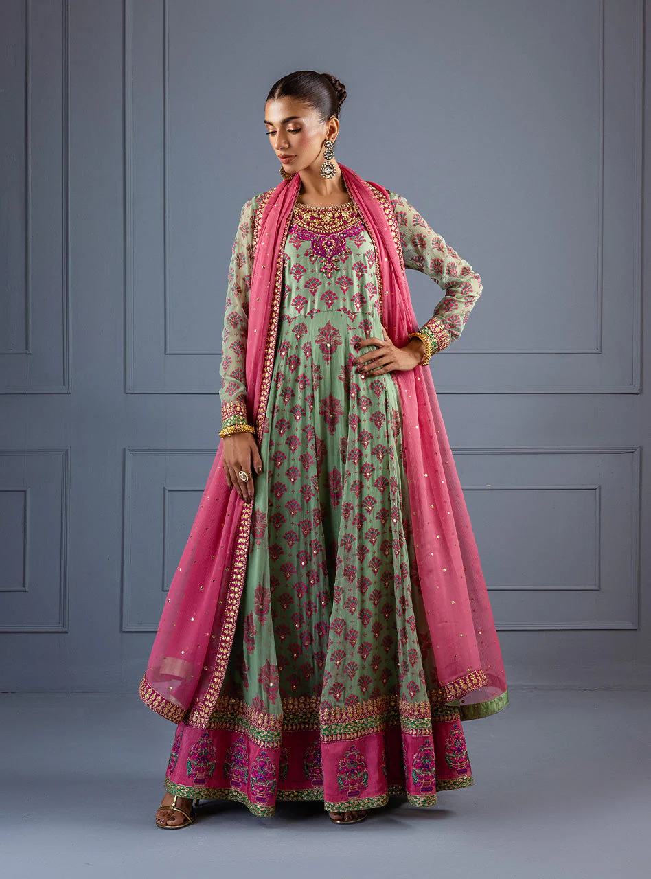 Zainab Chottani Mahiwal Nuriyeh Semi Formals 2025