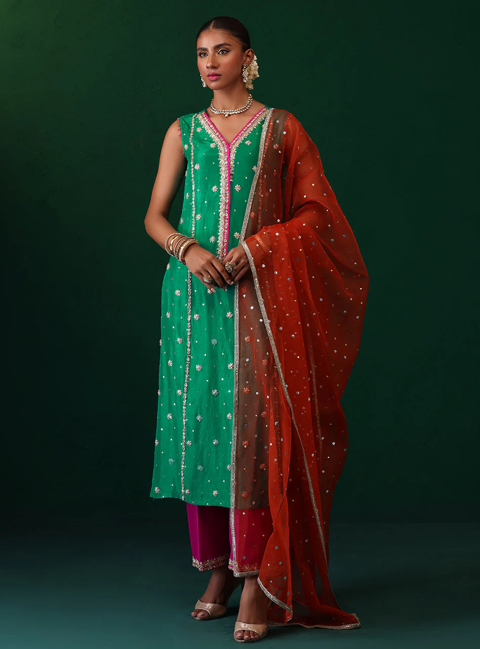 Zainab Chottani Mareena Semi Formals 2025