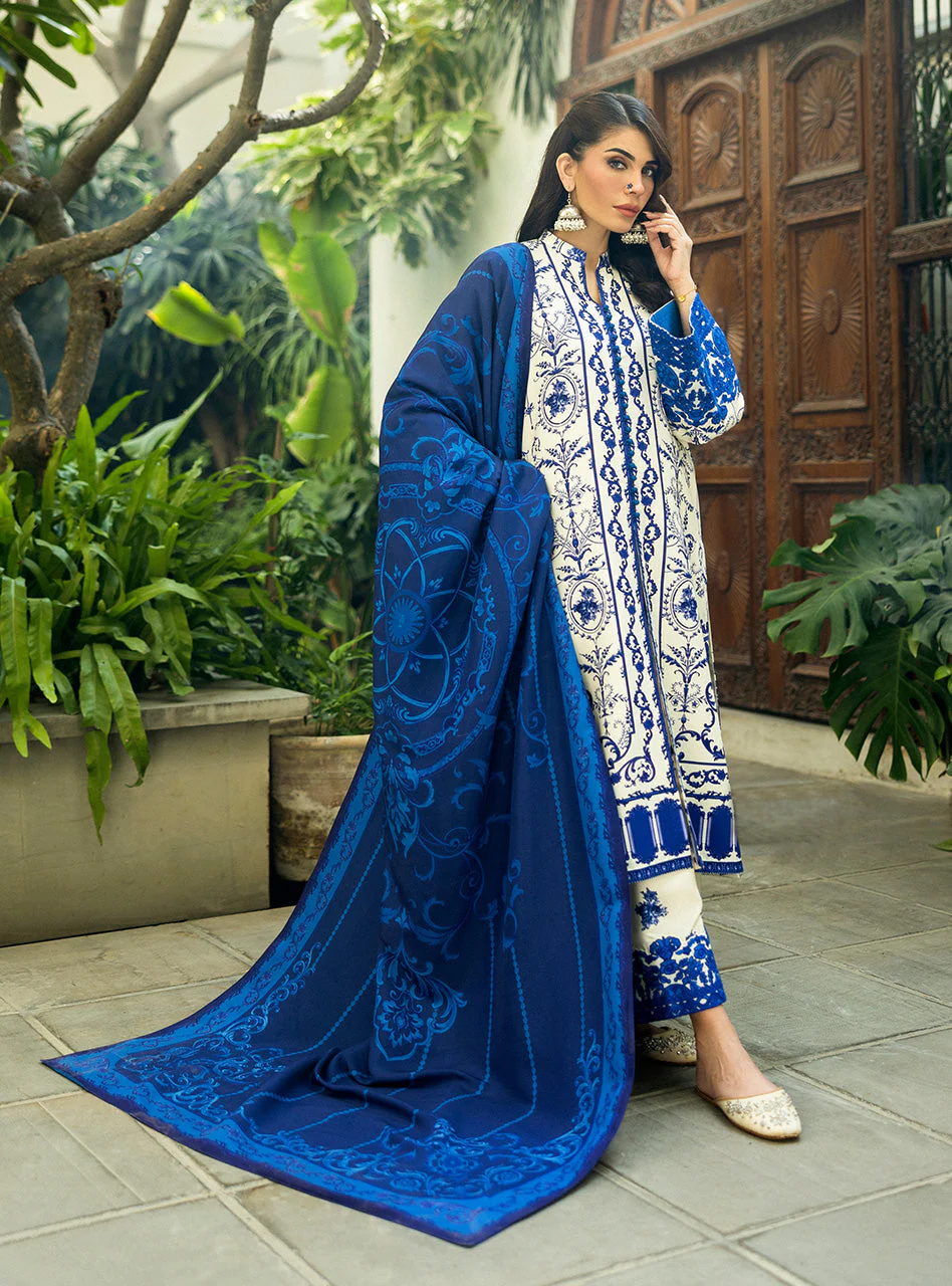 Zainab Chottani Rania Winter Shawls 2024 - Image 2