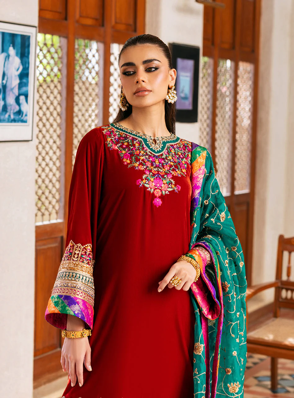 Zainab Chottani Sifa Velvet Collection 2025 - Image 2
