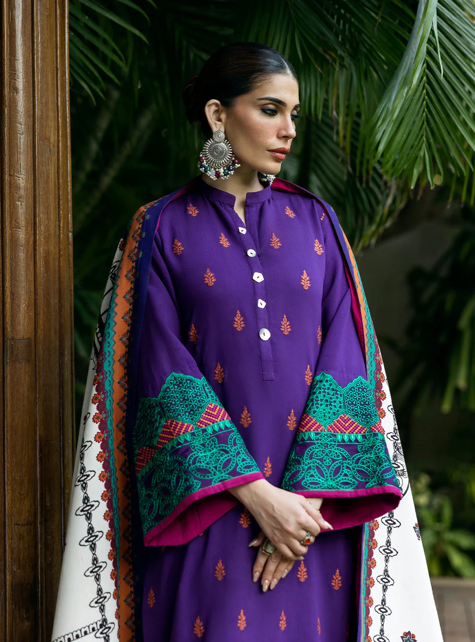 Zainab Chottani Vaniza Winter Shawls 2024