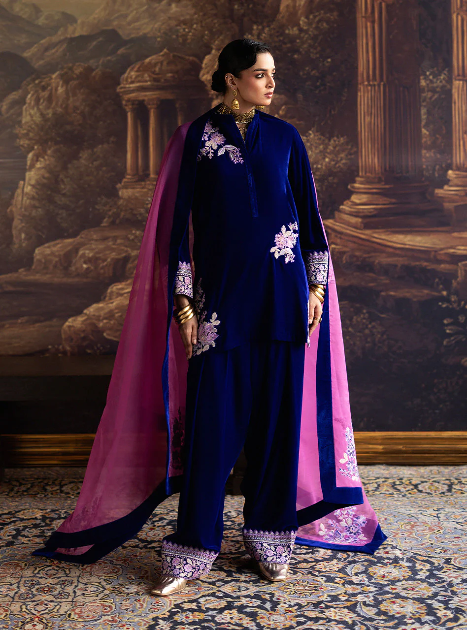Zainab Chottani Vida Farshi Velura Velvet Edit 2025