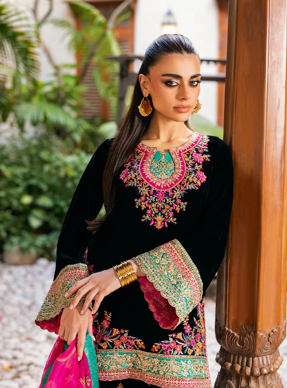 Zainab Chottani Zeba Velvet Collection 2025 - Image 2