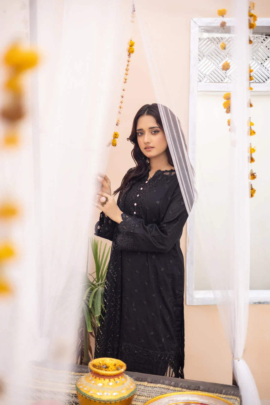 Zainab Fazlani Qaraar-black Georgia Lawn 2024