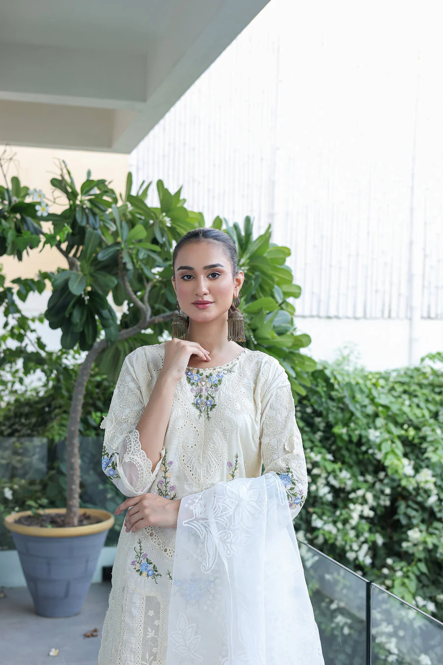 Zainab Fazlani Regalia Georgia Lawn 2024