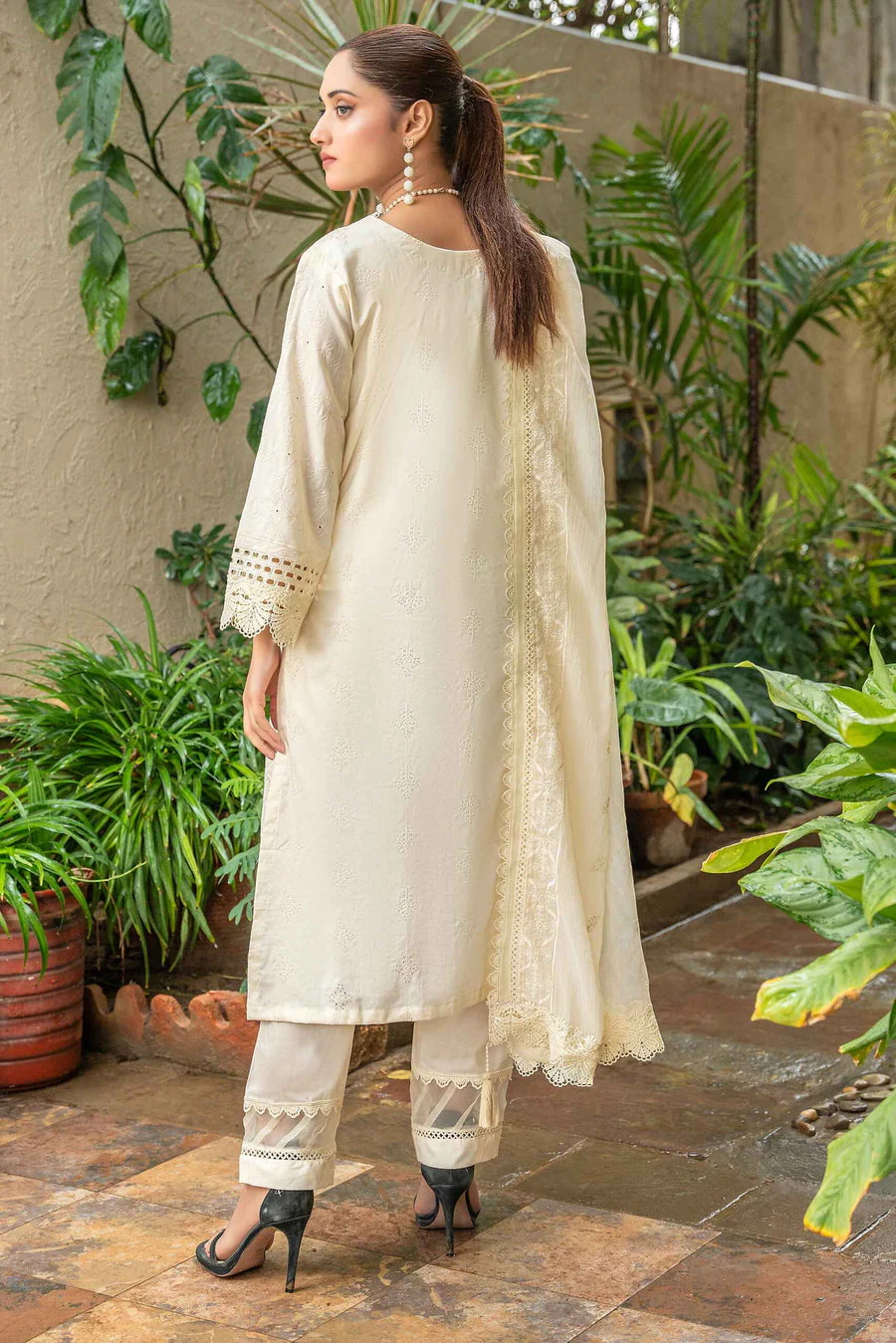 Zainab Fazlani SM-109 Signature Minakari 2024 - Image 2