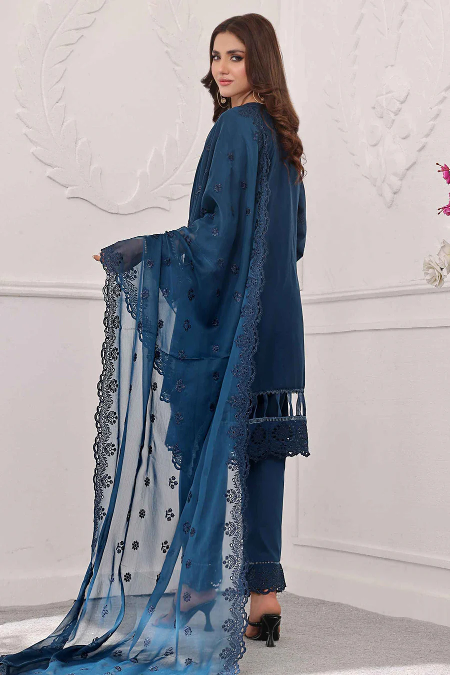 Zainab Fazlani ZA-FS-2420 Fasna-e-Ishq Chikankari 2024 - Image 2