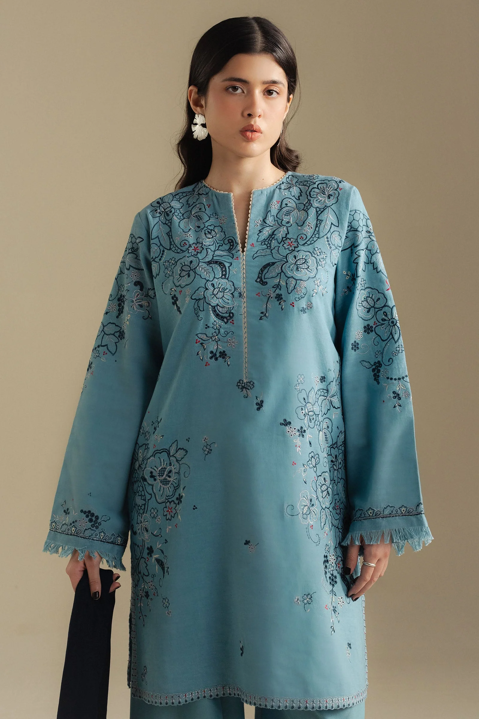 Zara Shahjahan Laurel-9B Coco Winter Collection 2025 - Image 2