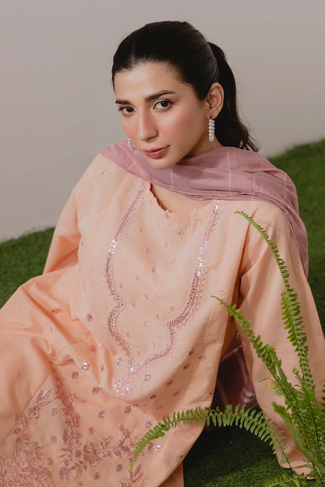 Zellbury Embroidered Kurta Dupatta Trouser - 1991 Essential Summer Pret 2026 - Image 2