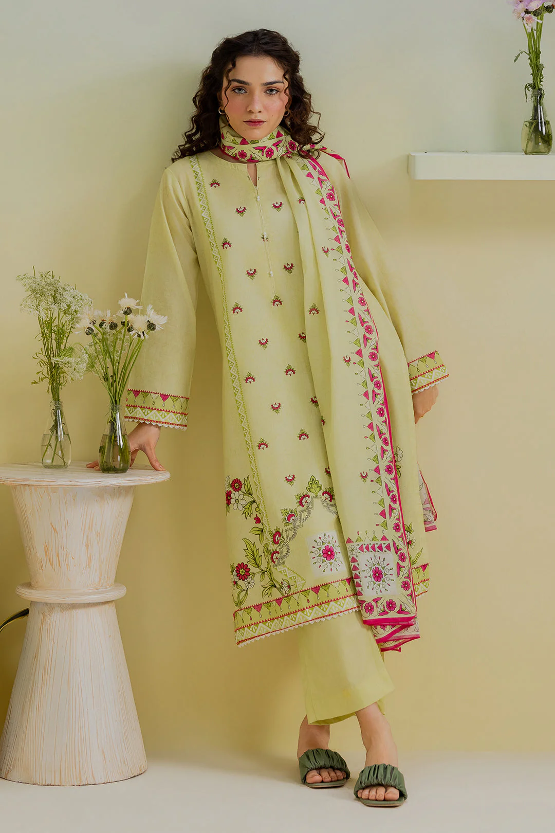 Zellbury Kurta Dupatta Trouser - 2484 Essential Summer Pret 2026 - Image 2